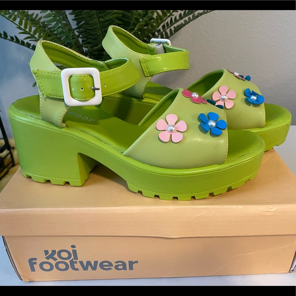 Koi Footwear - Cozy Flower Garden Green Chunky Sandals - US 7 / UK 5